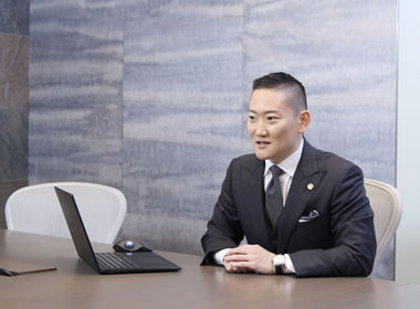 佐久間大地弁護士の写真