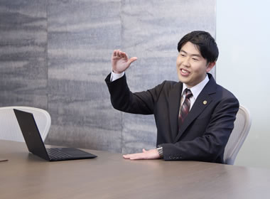 吉野智弁護士の写真