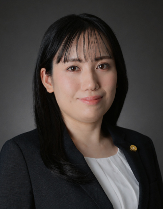 吉田愛弓弁護士の写真